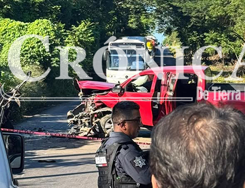 SE MATAN PADRE E HIJO EN CHOQUE DE FRENTE - Crónica de Tierra Blanca