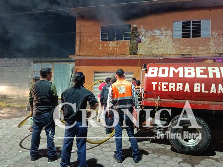 INCENDIA UNA CASA EN LA COLONIA EMILIANO ZAPATA - Crónica de Tierra Blanca